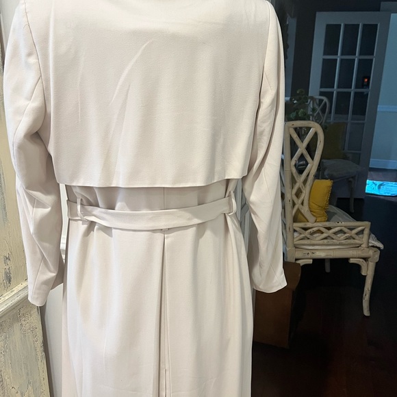 Spring trench - Picture 3 of 3